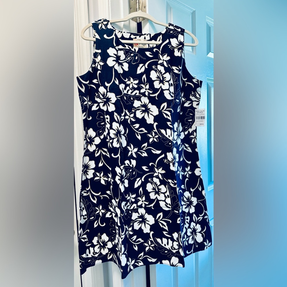 NWT Hilo Hattie Women’s L Cotton Navy & White Hibiscus Floral Dress